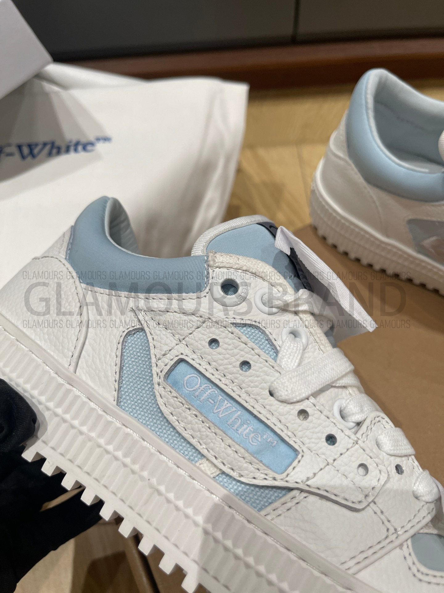 3.0 OFF COURT LOW UNISEX SNEAKERS