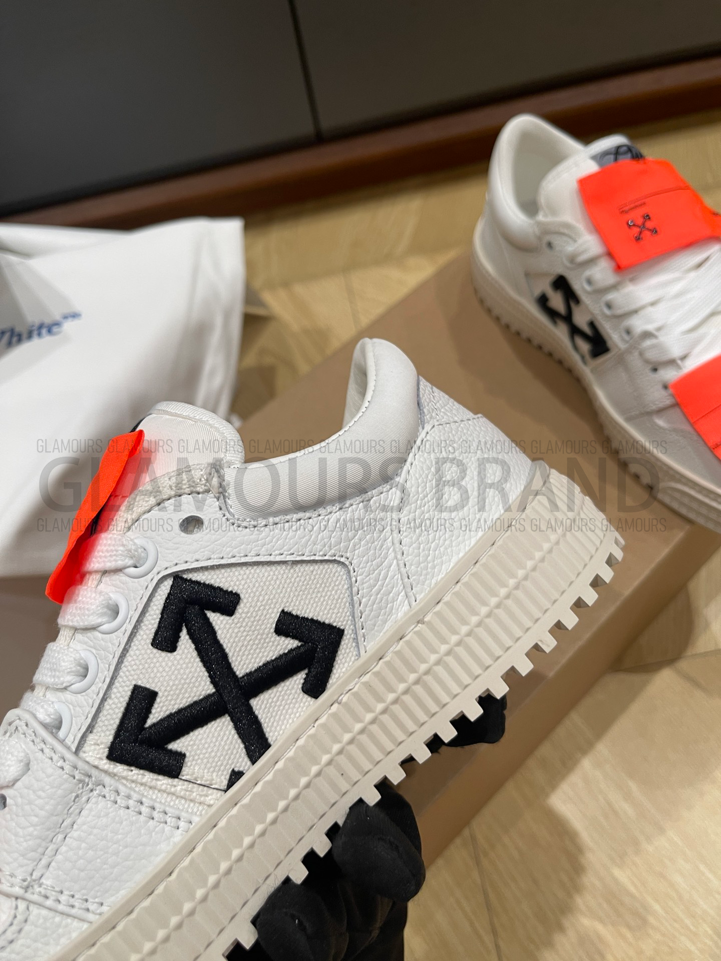 3.0 OFF COURT LOW UNISEX SNEAKERS