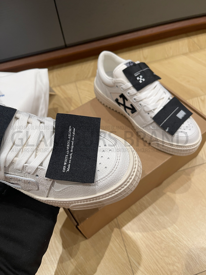 3.0 OFF COURT LOW UNISEX SNEAKERS