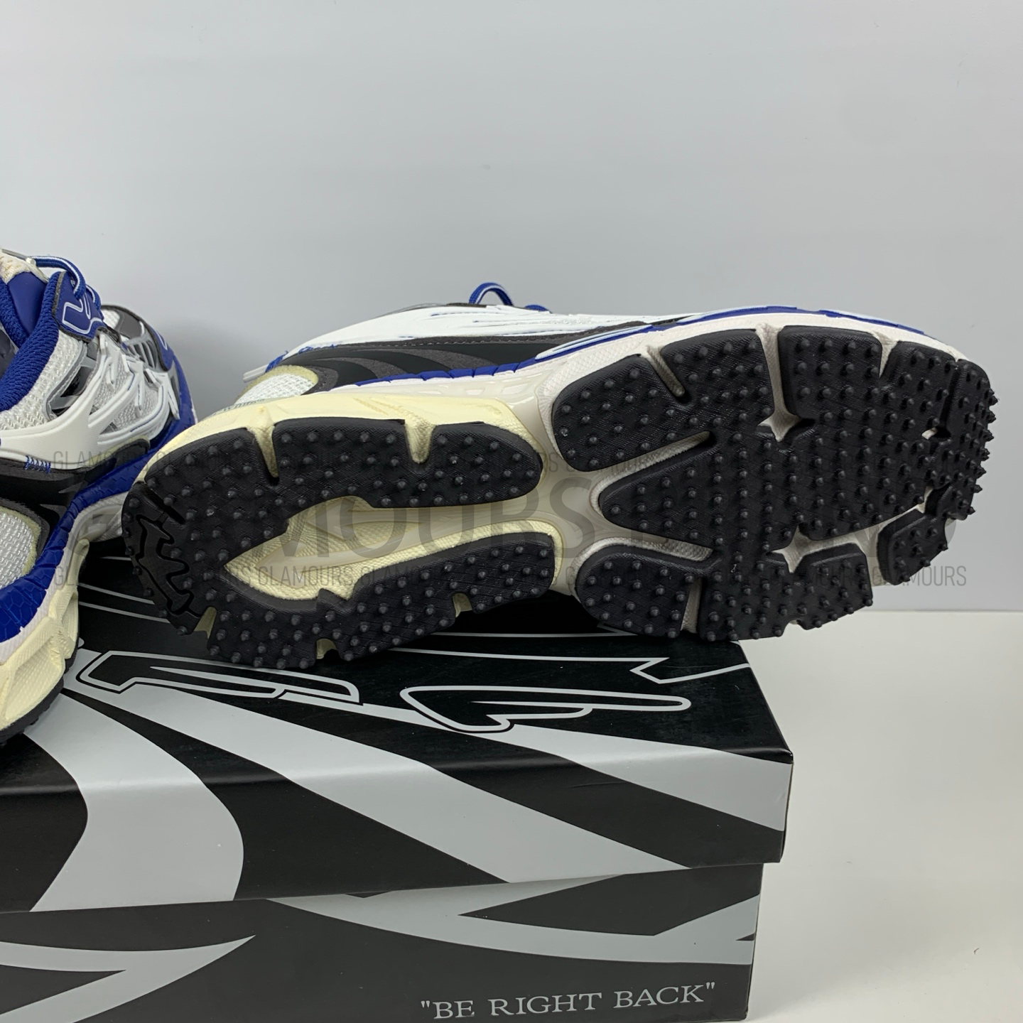 BE RIGHT BACK UNISEX SNEAKERS