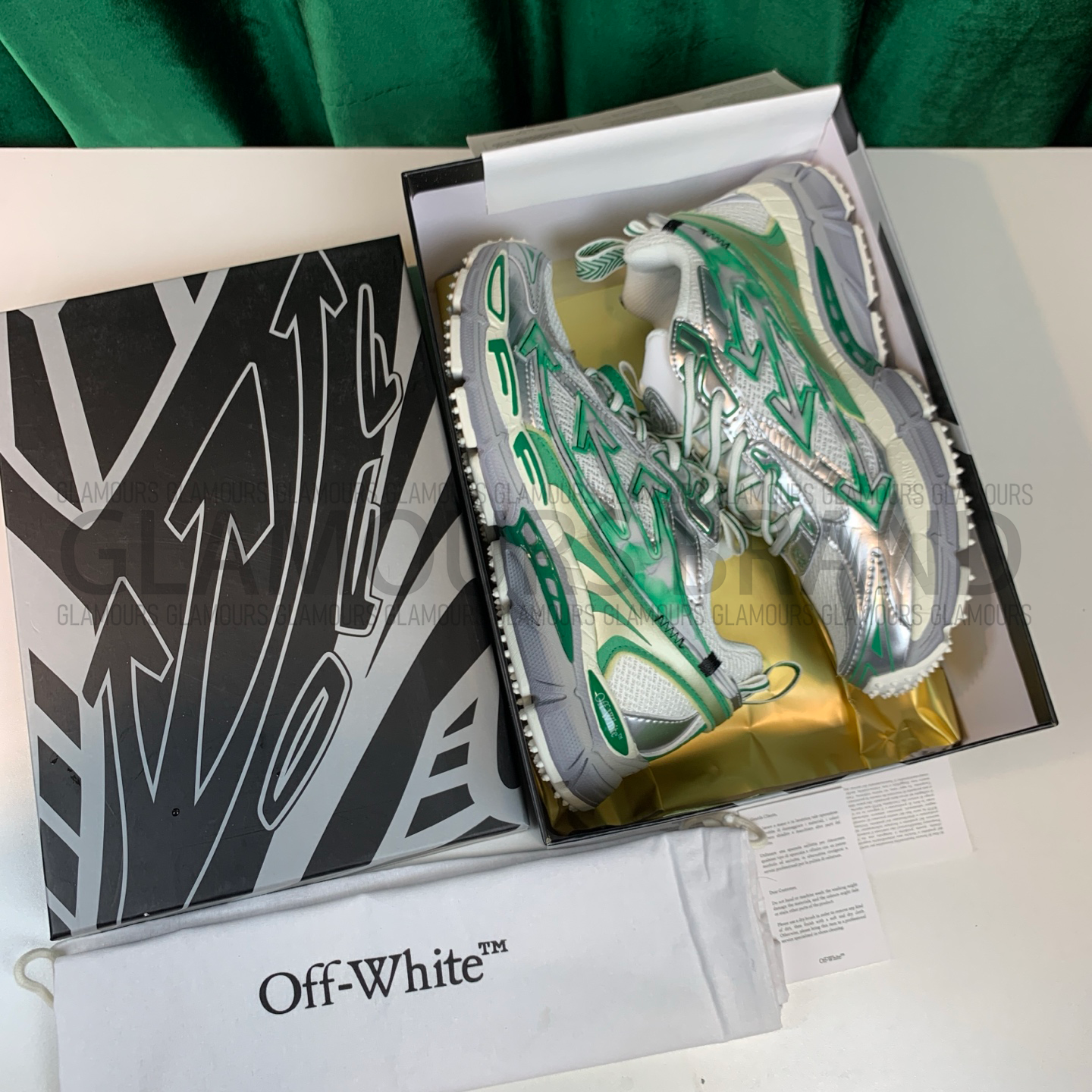 BE RIGHT BACK UNISEX SNEAKERS