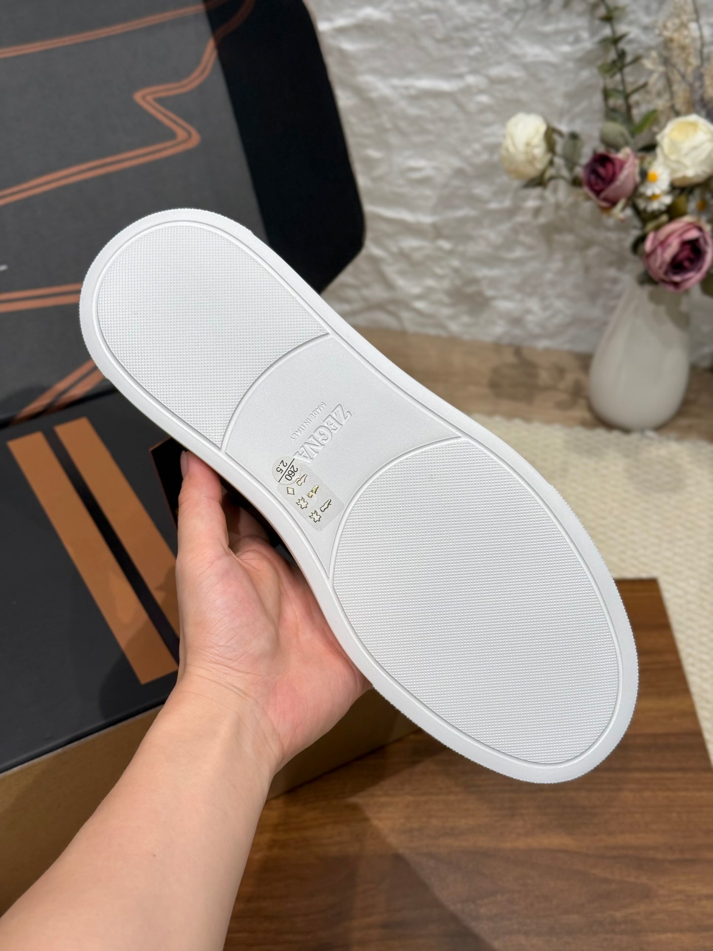 SECOND SKIN MEN'S SNEAKERS