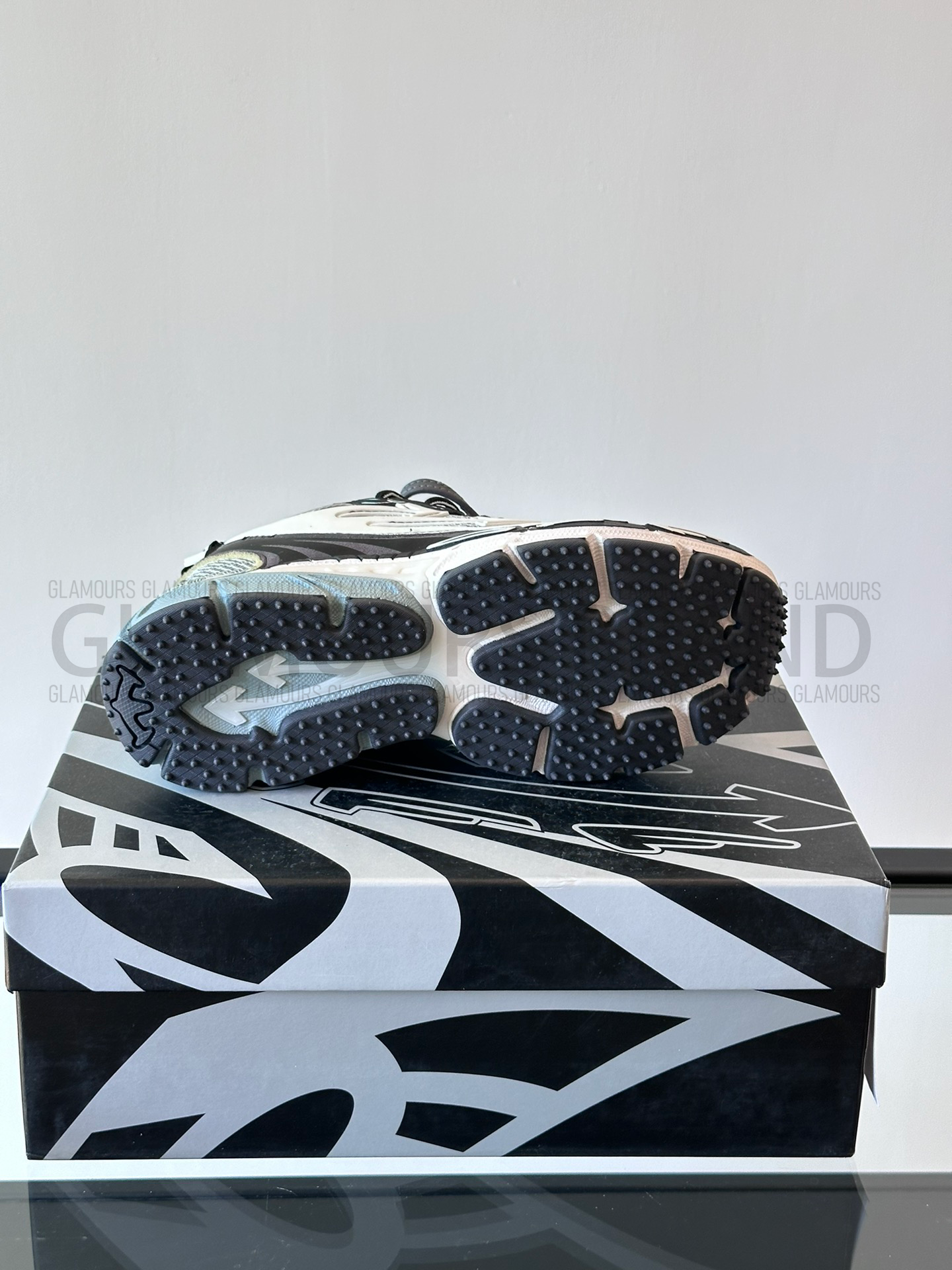 RIGHT BACK UNISEX SNEAKERS